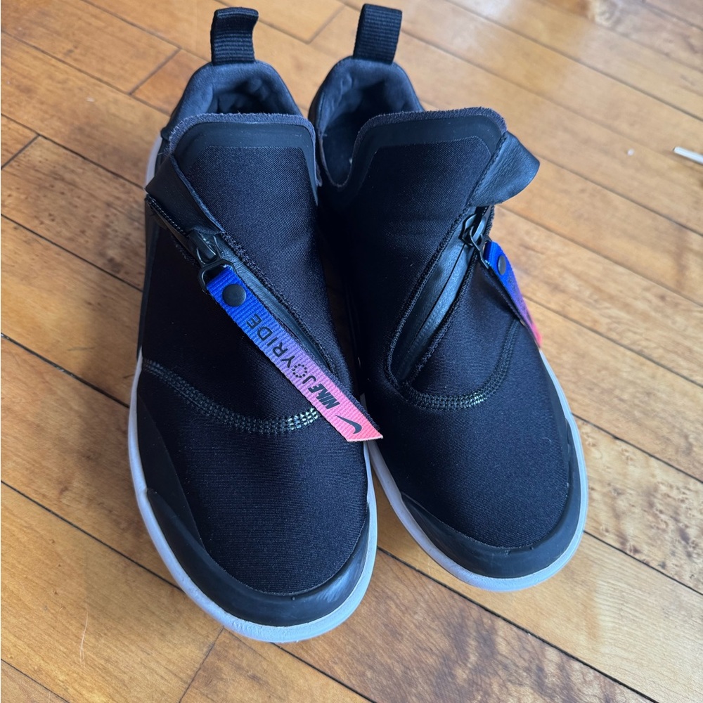 Nike Black Slip-On Sneakers with Modern Design